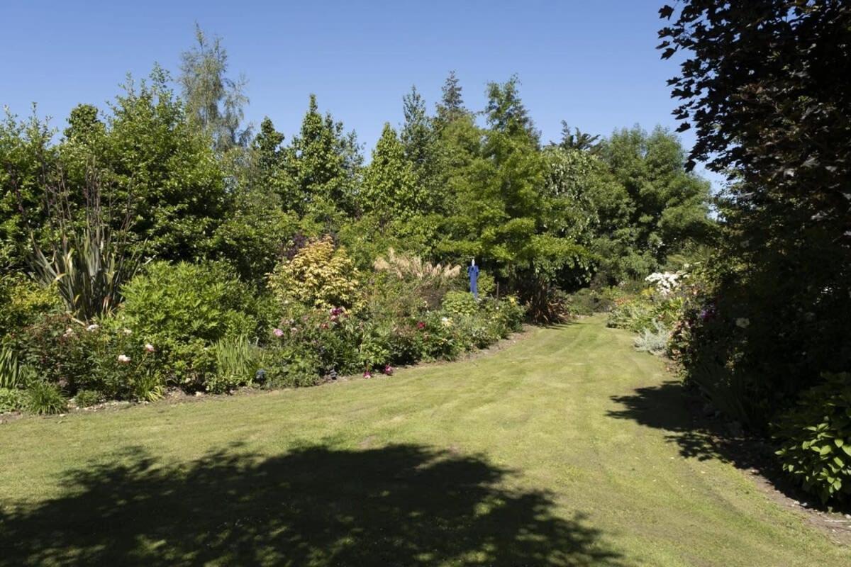 Vila Tiny Away Benger Garden 2 By Tiny Away Millers Flat Exteriér fotografie