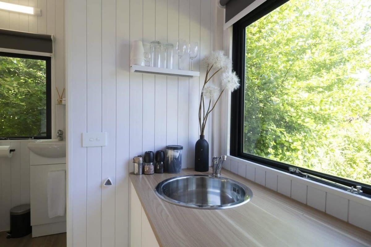 Vila Tiny Away Benger Garden 2 By Tiny Away Millers Flat Exteriér fotografie